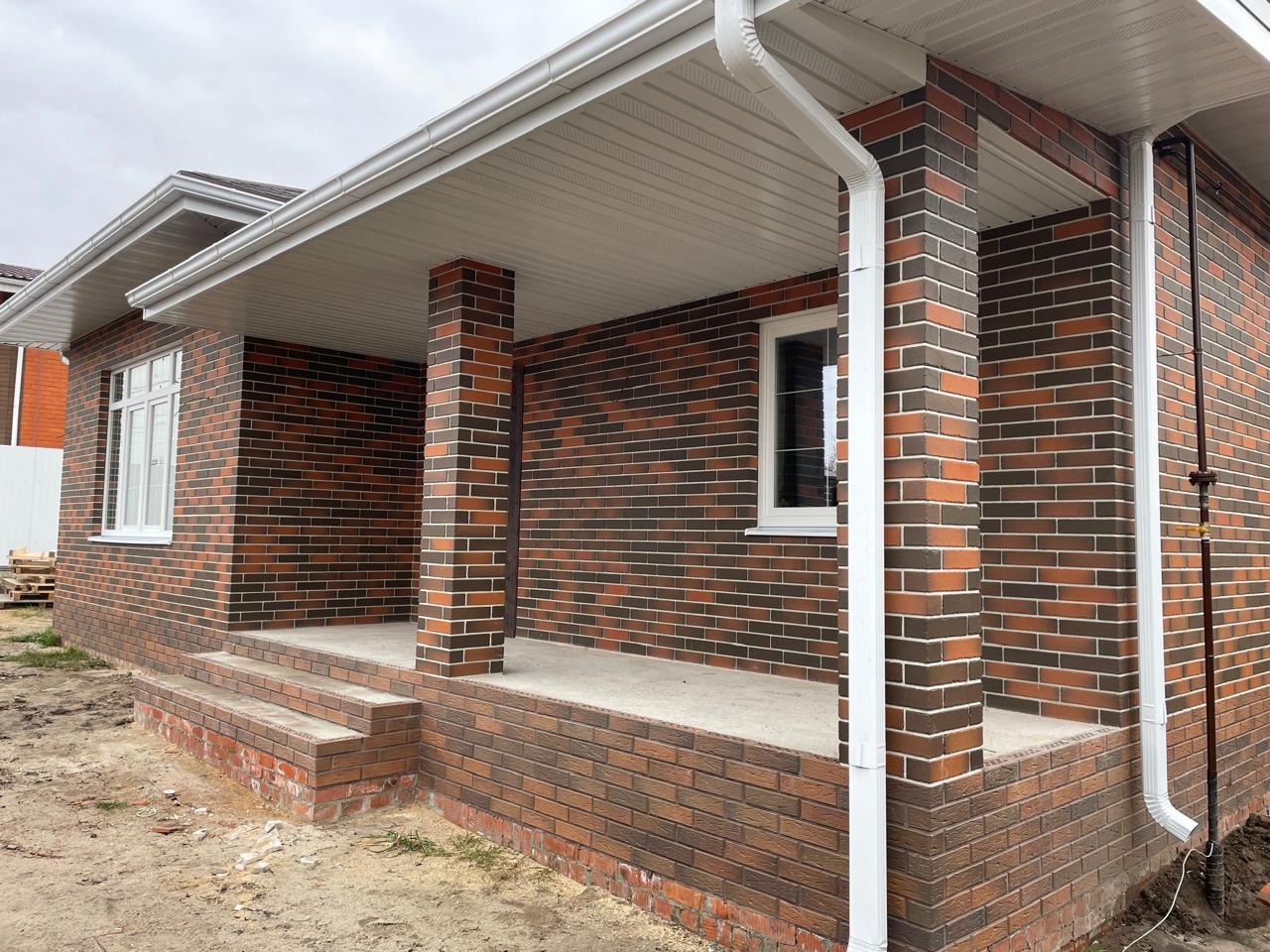 Клинкерный кирпич ЛСР "Ричмонд" красный флэшинг, Винтаж, 0.7НФ 2