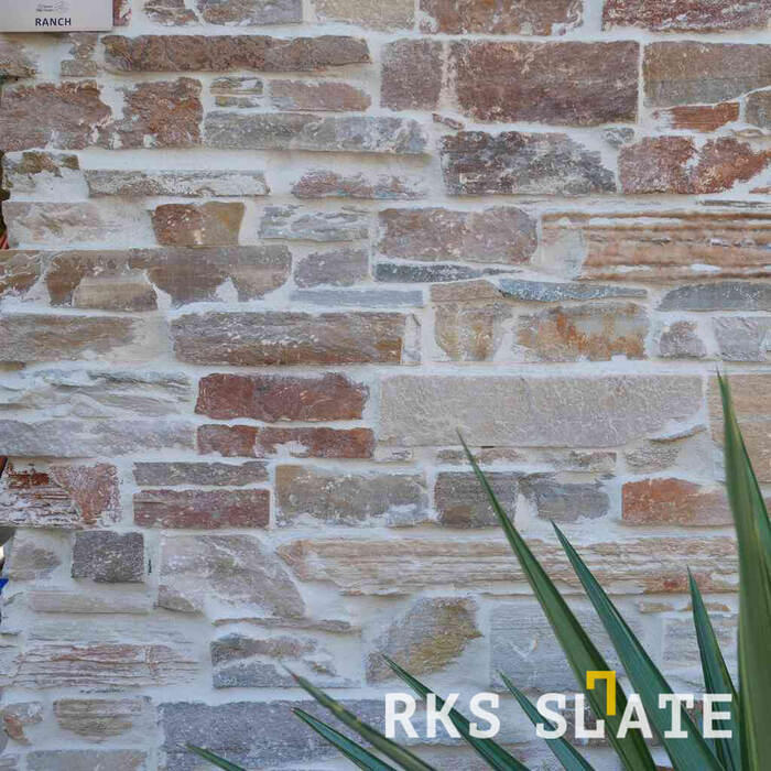 Фасадный облицовочный камень Beige Quartz Strips в Смоленске