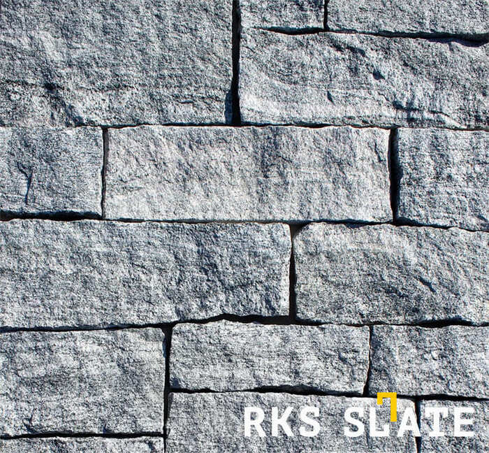 Фасадный облицовочный камень Sesame Grey Quartz Strips в Смоленске