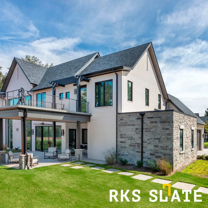 Фасадный облицовочный камень Grey Quartz Temple в Смоленске