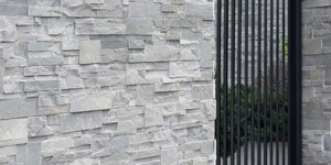 Каменный забор облицованный 3D панели RKS SLATE Кварцит Grey Slate Classic купить в РКС Клинкер (1)