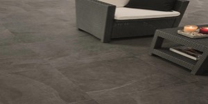 Черная плитка для пола из натурального камня RKS SLATE Сланец Brazil Black Natural фото интерьера (5)