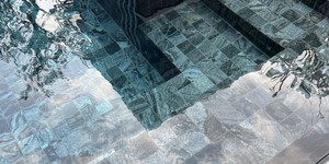 Каменная плитка для отделки бассейна, фонтана RKS SLATE Сланец Silver Grey Matrix Honed заказать с доставкой (4)