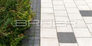 Фото парковки из плитки БРАЕР Лувр (гранит на сером, мрамор) - фото мощения больших территорий, дорожек в парке (2)